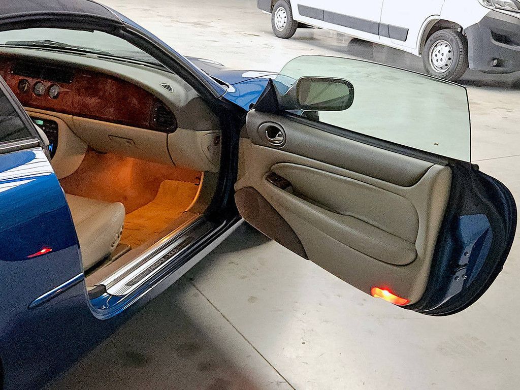 Jaguar XK8 Convertible