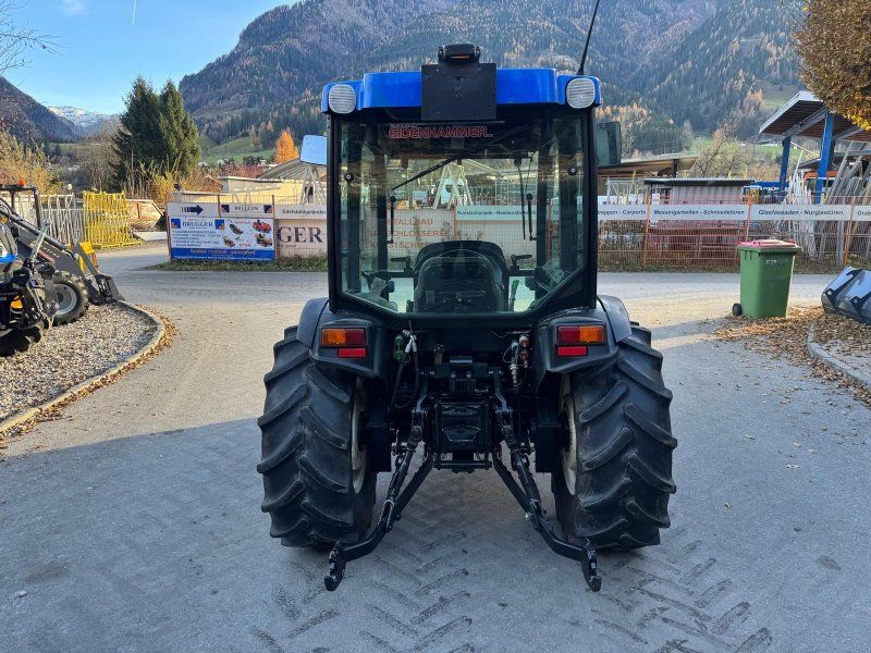 New Holland T3040
