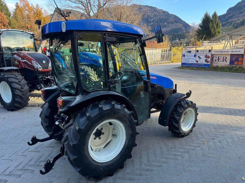 New Holland T3040