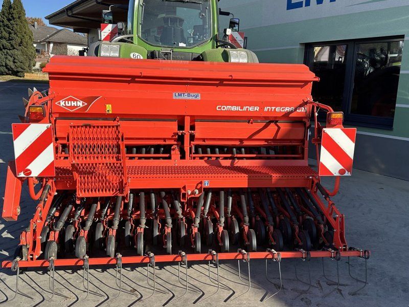 Kuhn HRB302D mit INTEG2-3M