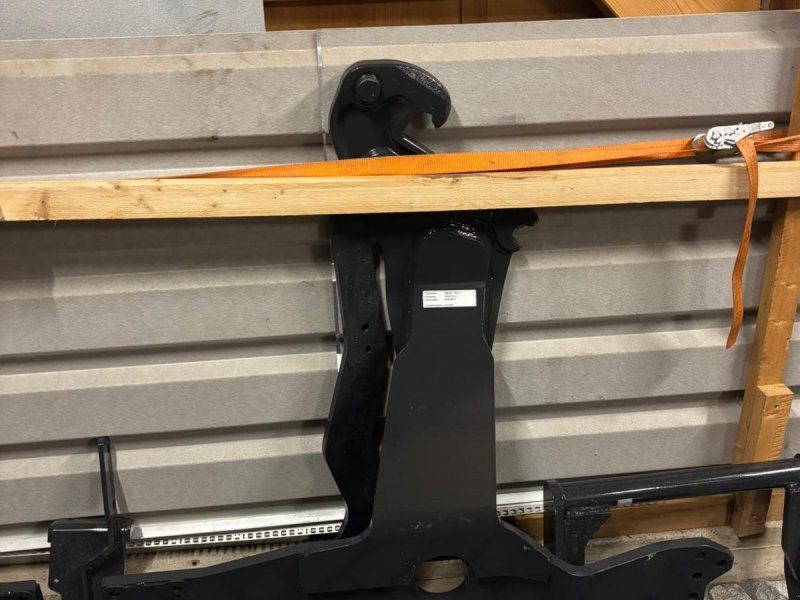 Stoll Anbaukonsolen Deutz-Fahr Agrotron und Lamborgini