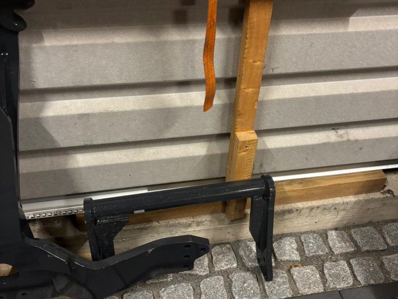 Stoll Anbaukonsolen Deutz-Fahr Agrotron und Lamborgini