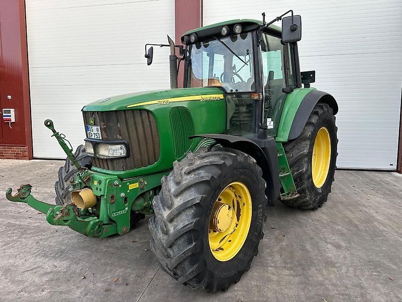 John Deere 6920