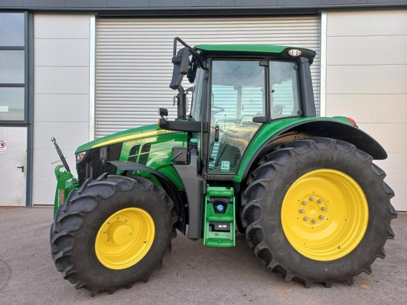 John Deere 6120M