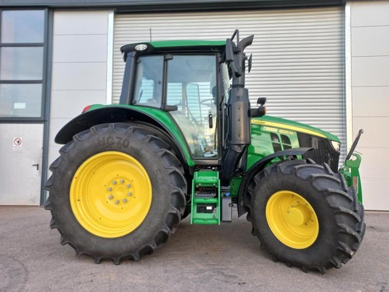 John Deere 6120M