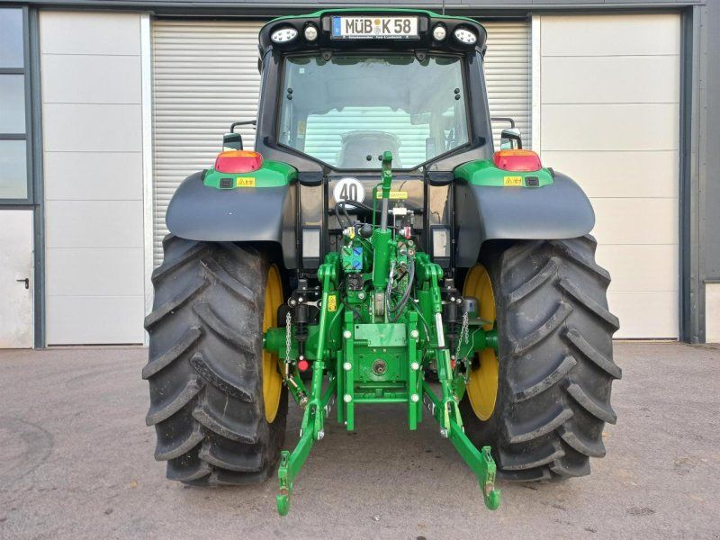 John Deere 6120M