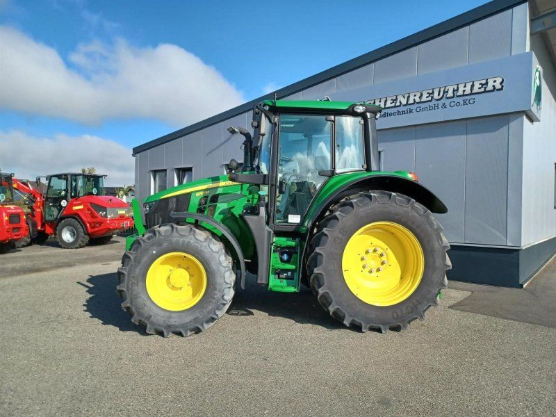 John Deere 6110M