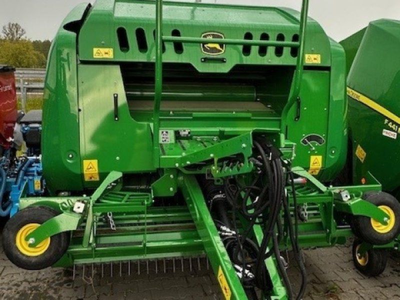 John Deere F441M