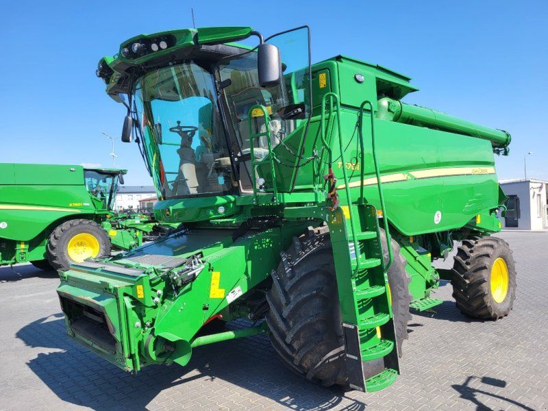 John Deere T 670 i