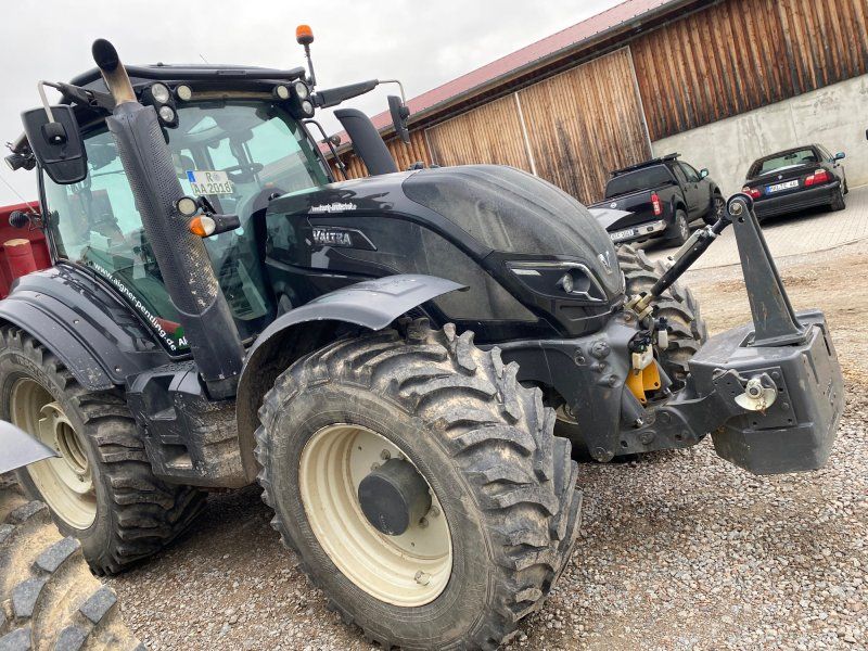Valtra T215D