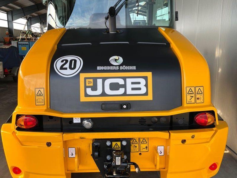 JCB 409 Agri