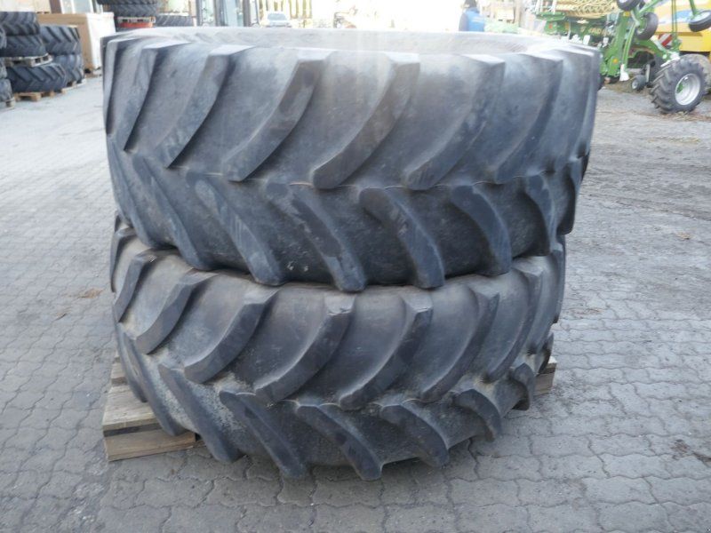 Firestone 650/65R38 und 540/65R28