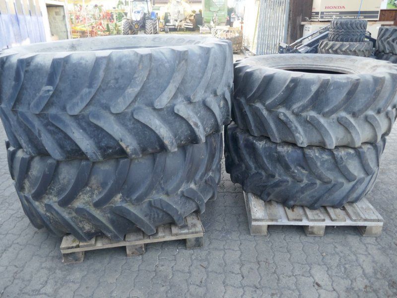 Firestone 650/65R38 und 540/65R28