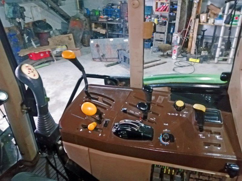 John Deere 6110 Frontlader+Druckluft