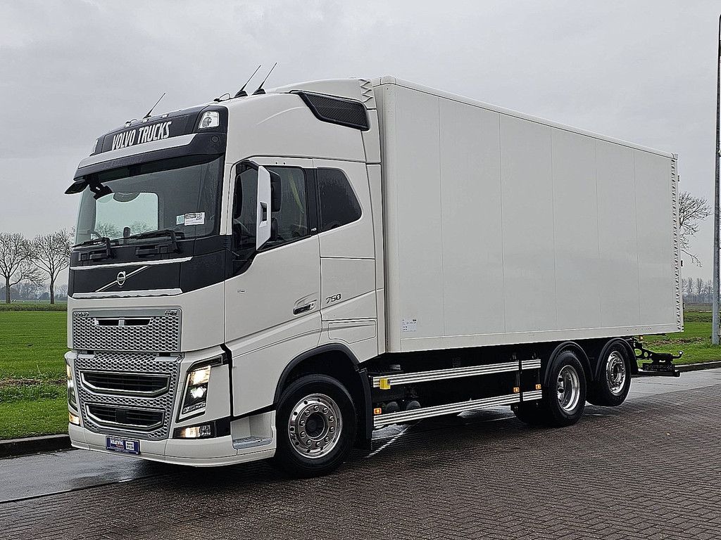 VOLVO FH 16.750 6x2*4 4 seats 154tkm
