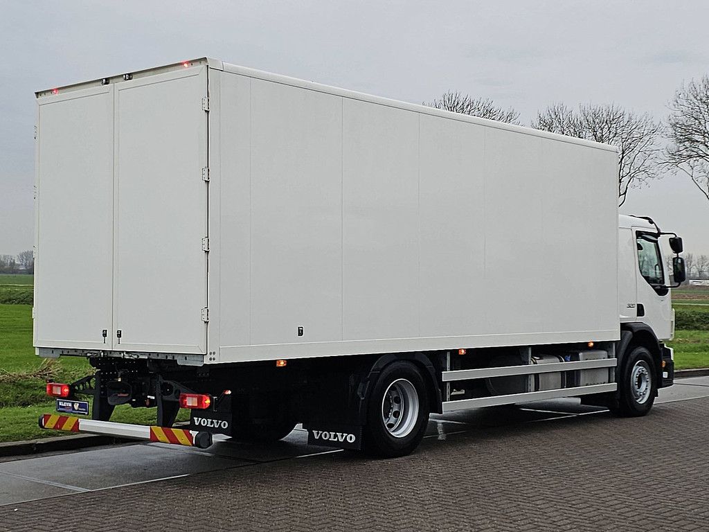 VOLVO FE 320.18 6100 km like new!!