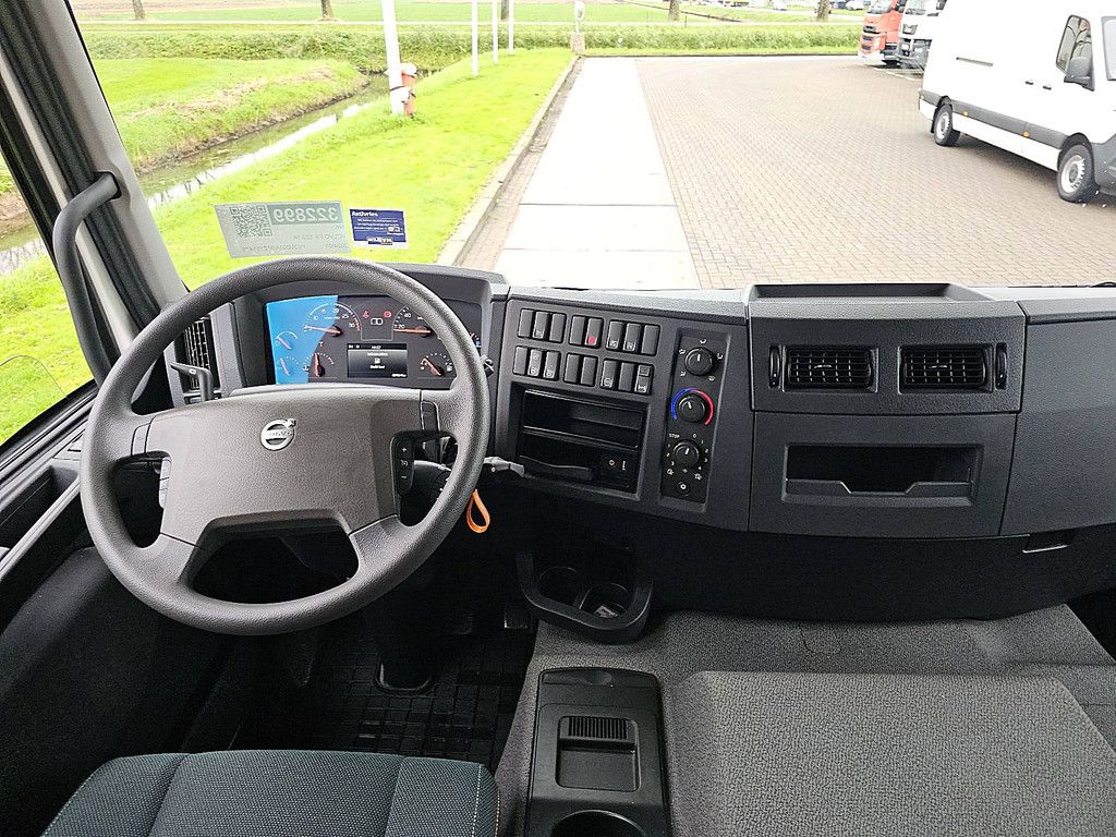 VOLVO FE 320.18 6100 km like new!!