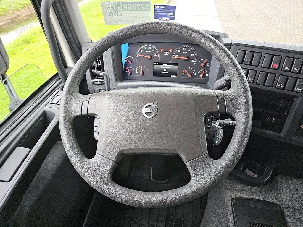 VOLVO FE 320.18 6100 km like new!!