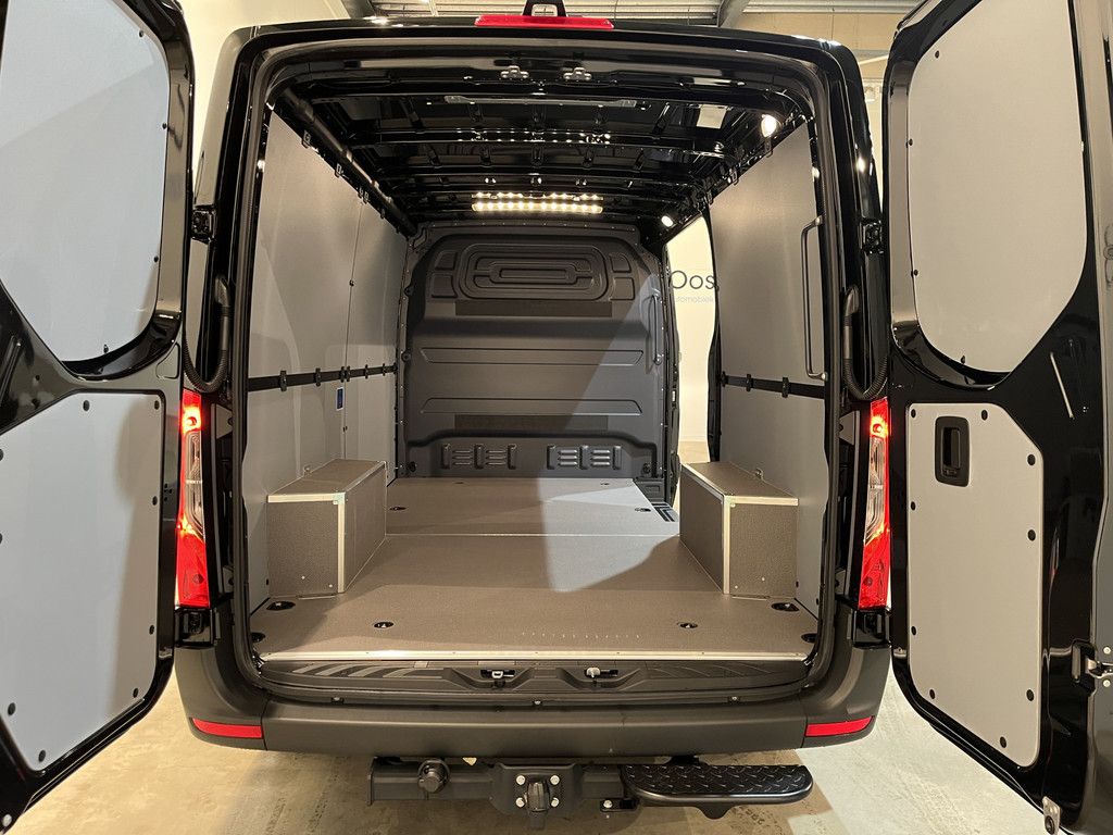 Mercedes-Benz Sprinter 317 CDI L2 Pro RWD / Euro 6 / Trekhaak 3500 KG / Airco / Cruise Control / Camera / CarPlay / 18 KM !!!