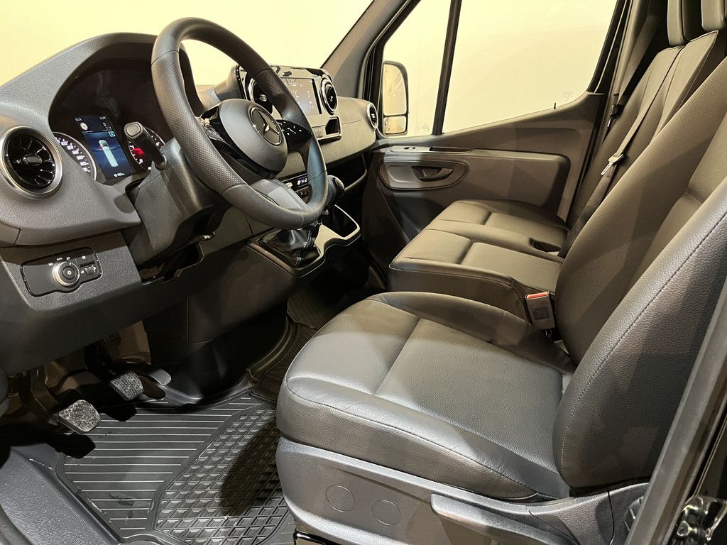 Mercedes-Benz Sprinter 317 CDI L2 Pro RWD / Euro 6 / Trekhaak 3500 KG / Airco / Cruise Control / Camera / CarPlay / 18 KM !!!