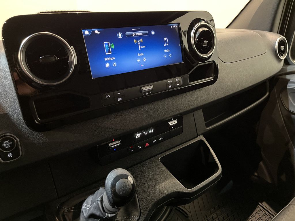 Mercedes-Benz Sprinter 317 CDI L2 Pro RWD / Euro 6 / Trekhaak 3500 KG / Airco / Cruise Control / Camera / CarPlay / 18 KM !!!