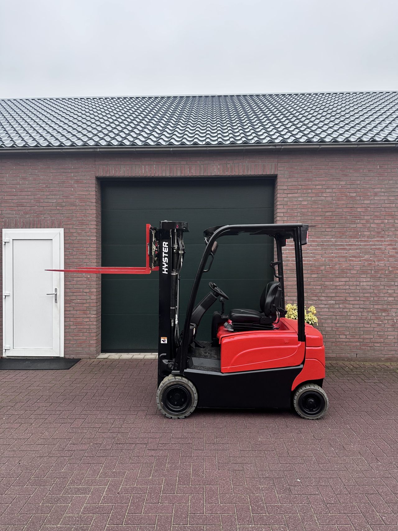 Hyster 1800kg bj 2018 triplo elektrische heftruck