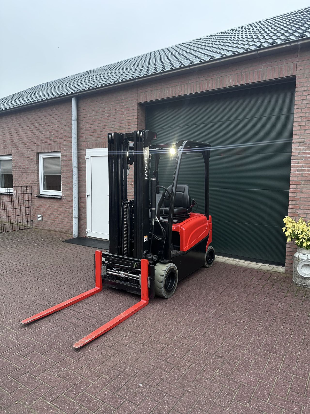 Hyster 1800kg bj 2018 triplo elektrische heftruck