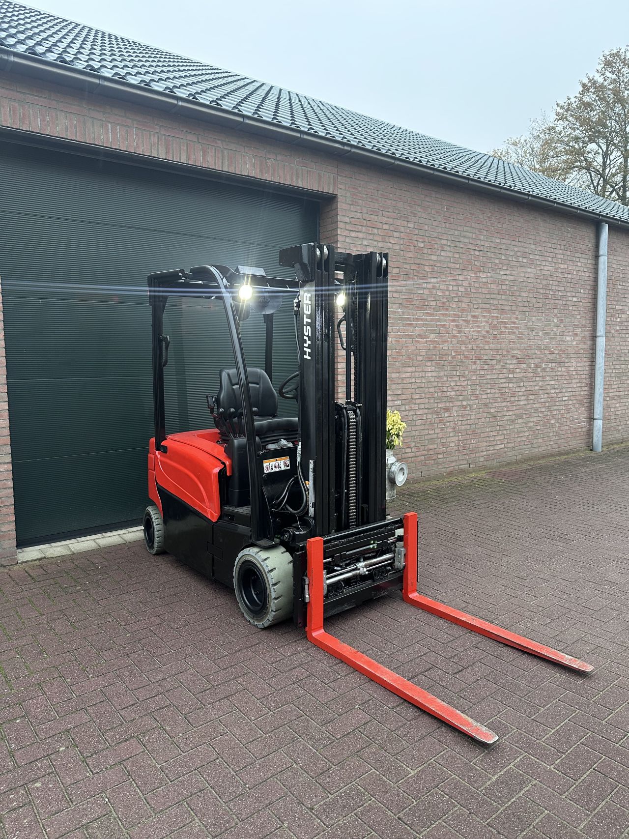 Hyster 1800kg bj 2018 triplo elektrische heftruck