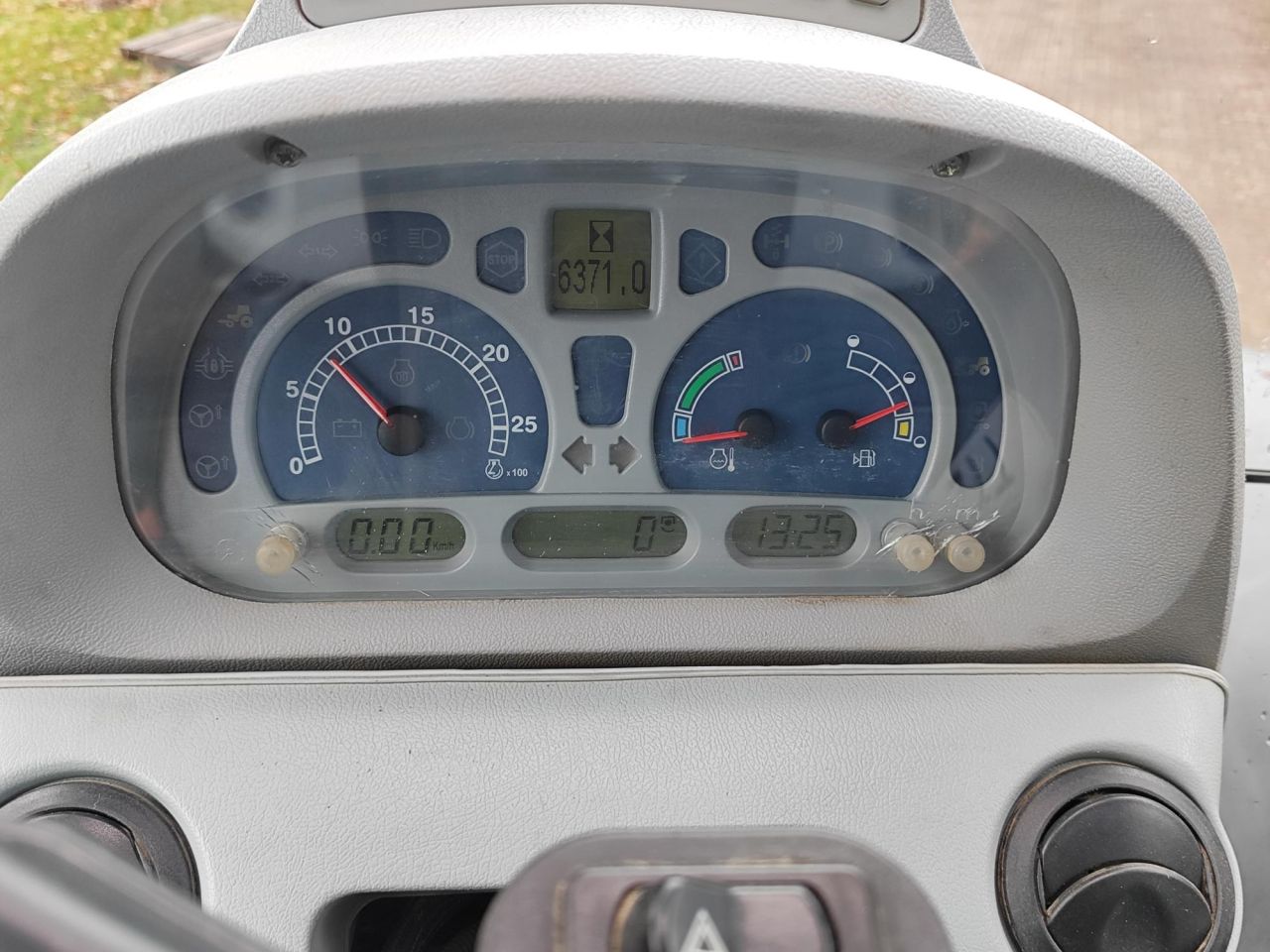 New Holland T 6080 Range Command