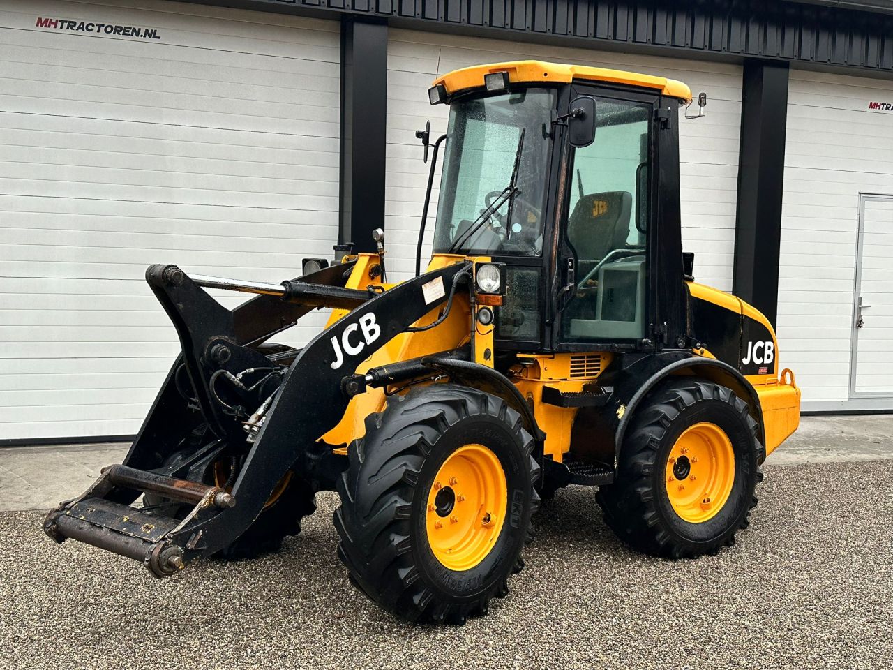 JCB 407