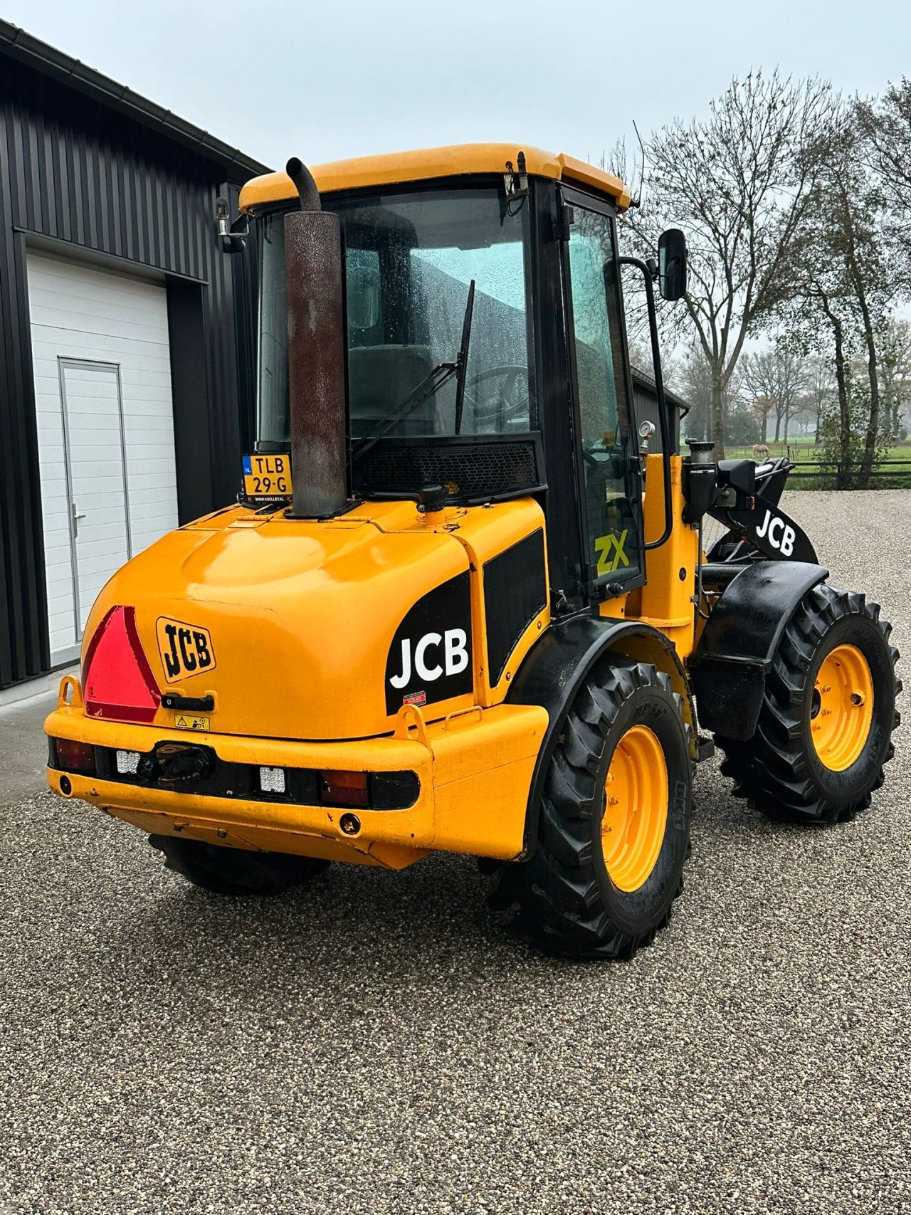 JCB 407