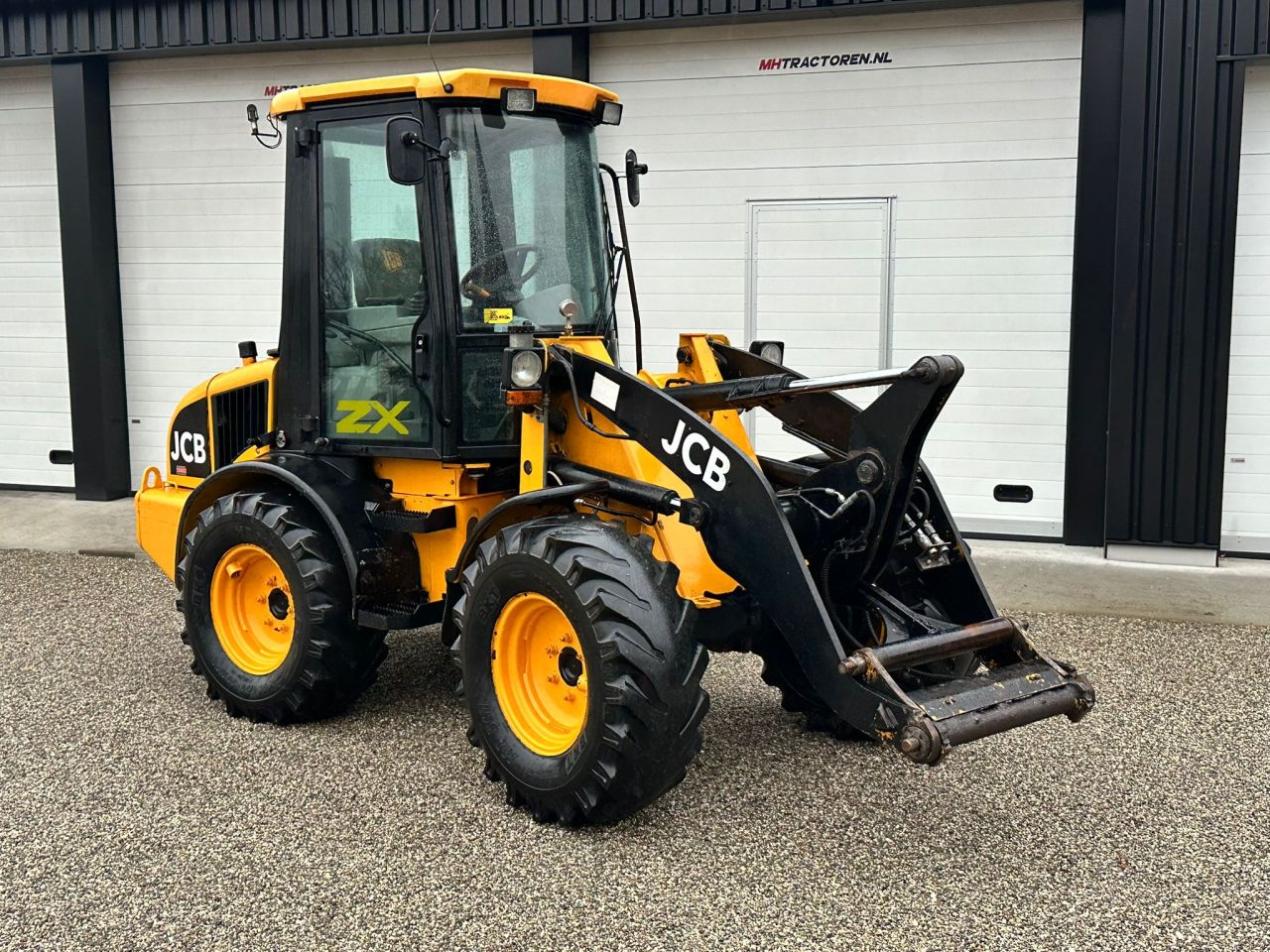 JCB 407