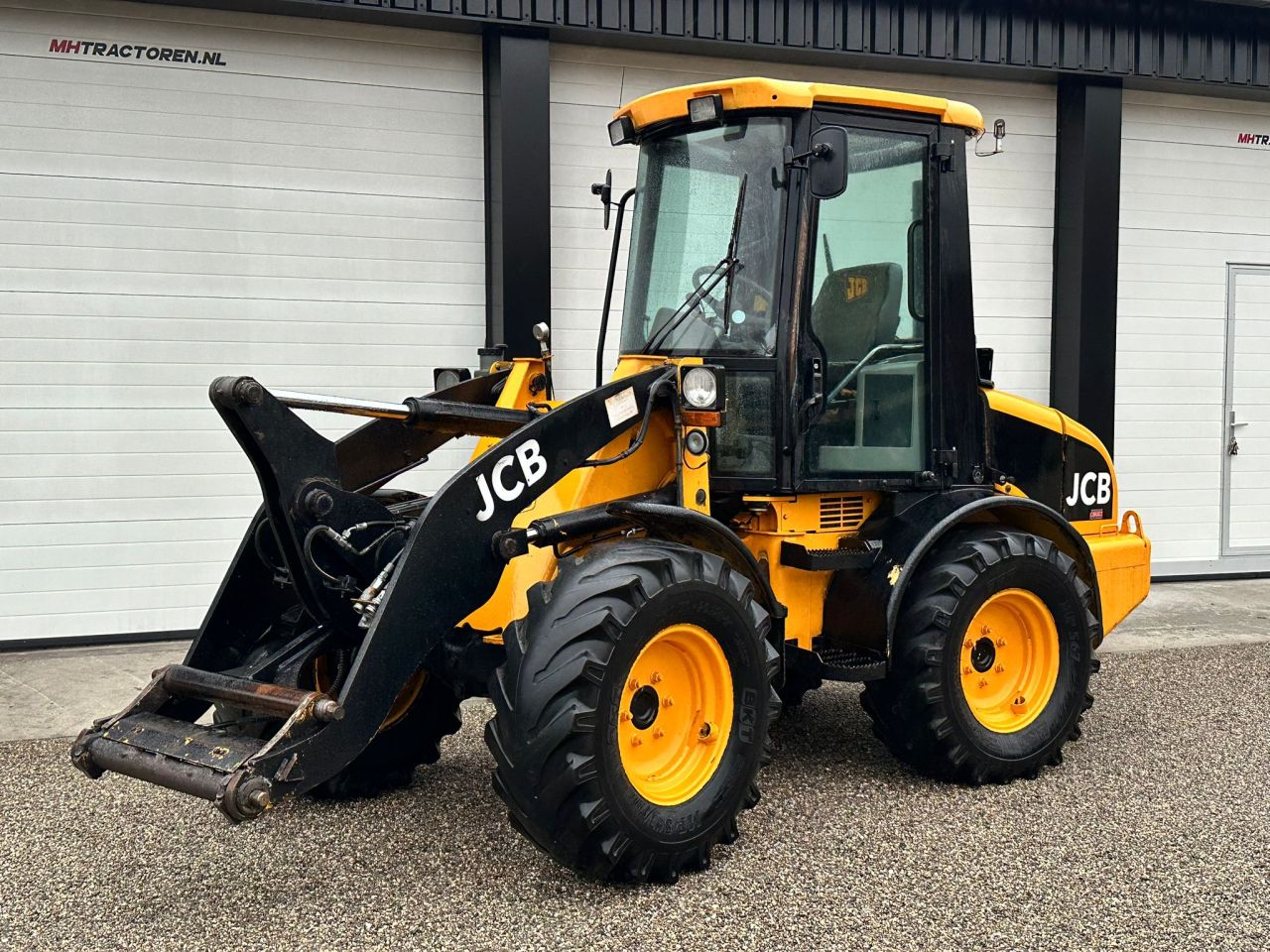 JCB 407
