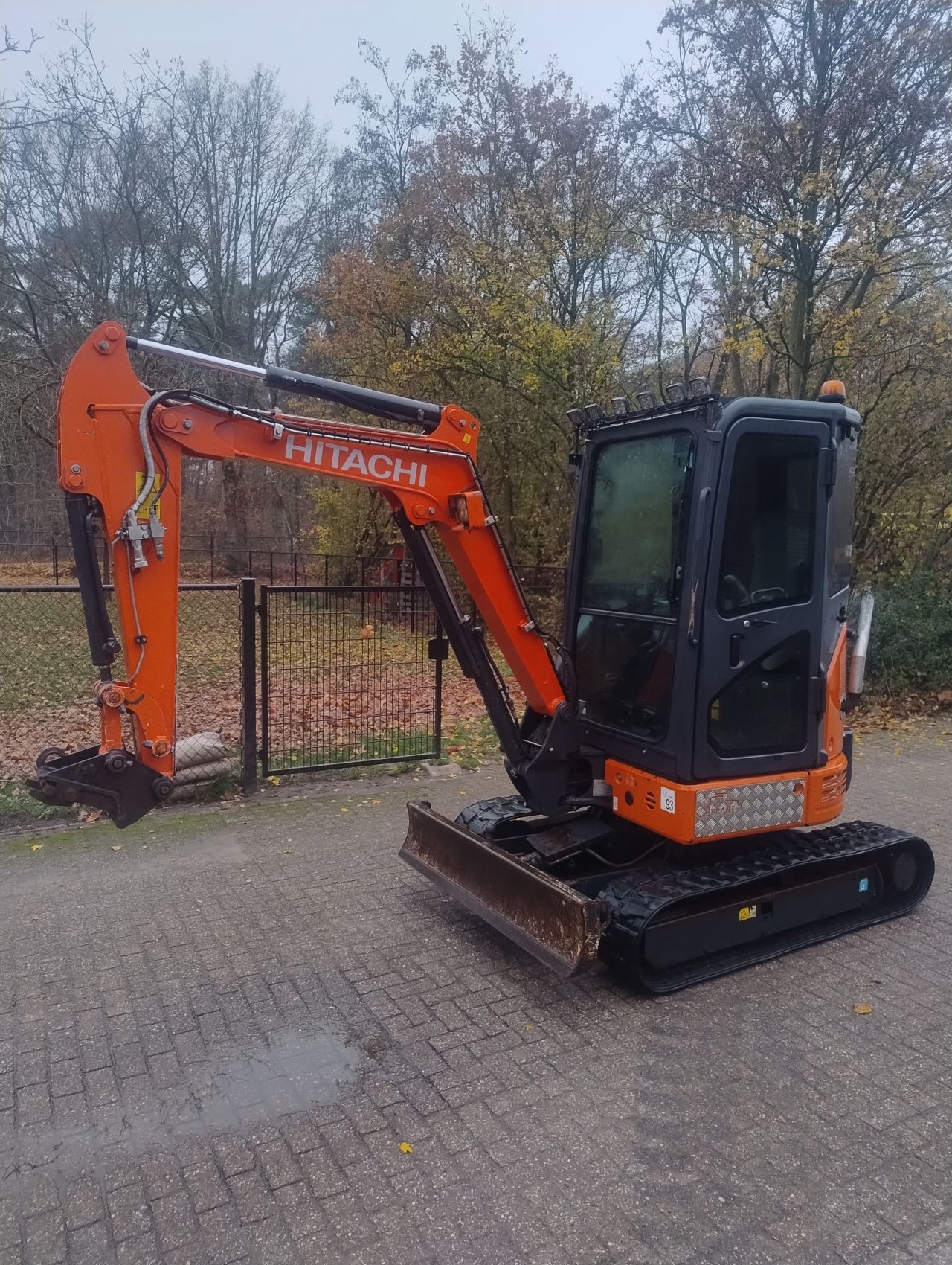 Hitachi zx26u 2018 minigraver