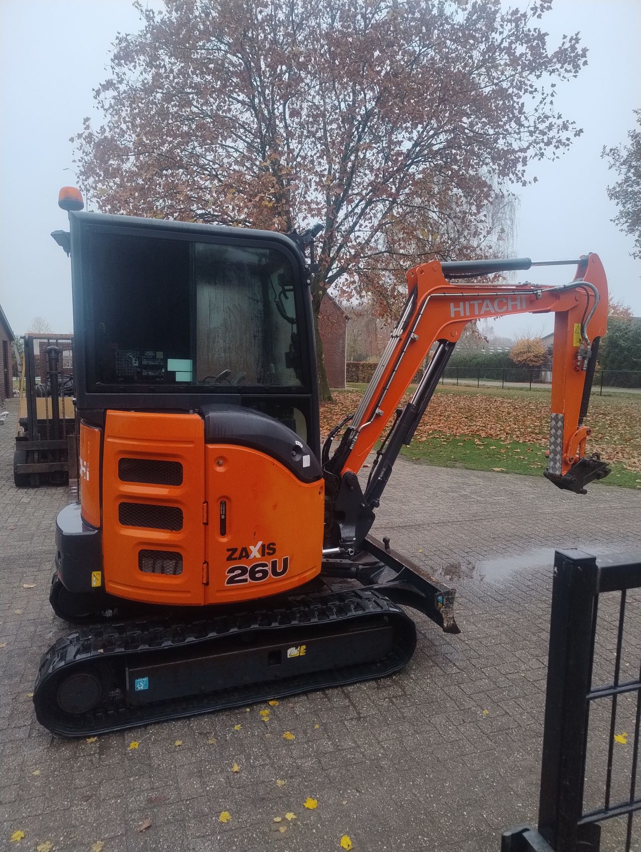Hitachi zx26u 2018 minigraver