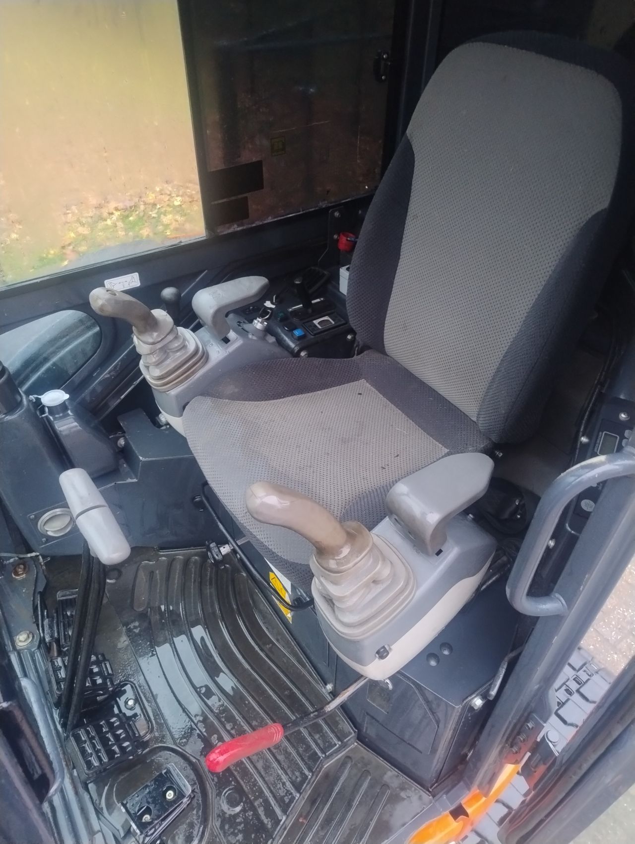 Hitachi zx26u 2018 minigraver