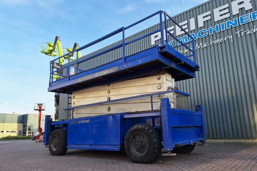 Liftlux SL205-25D4WDS/P Diesel, 4x4 Drive, Hydraulic Deck
