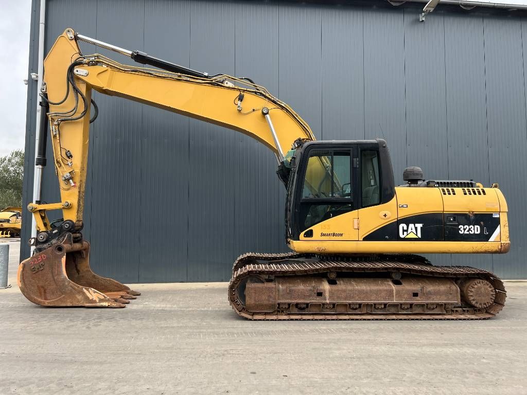 CAT 323D L
