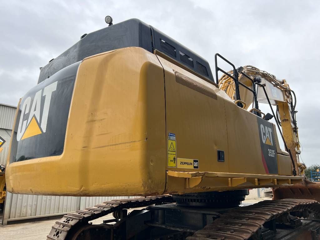 CAT 352F