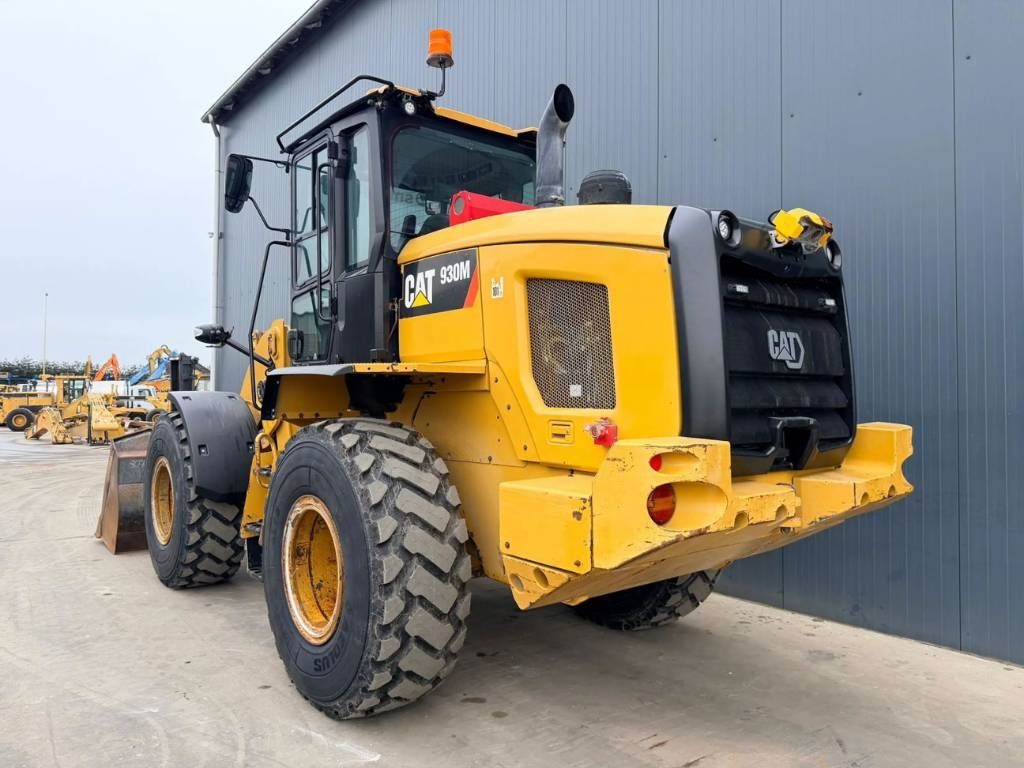 CAT 930M
