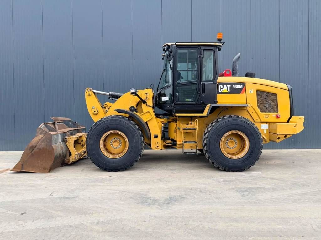 CAT 930M