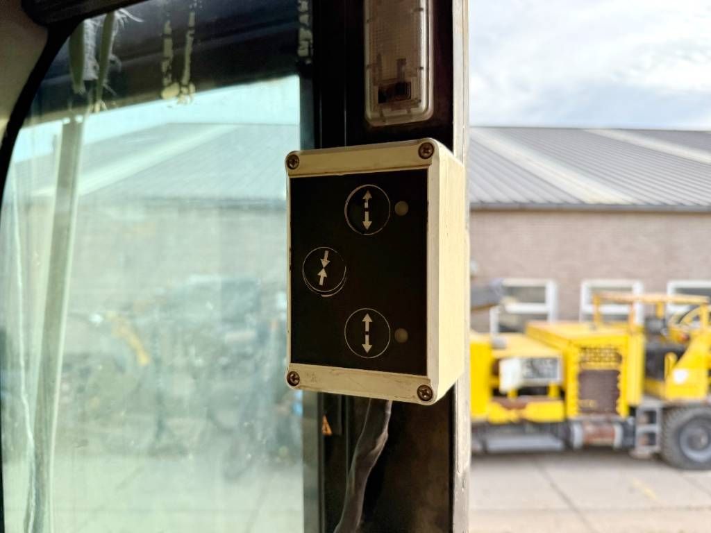 CAT 374FL - Automatic Greasing / Quick Coupler