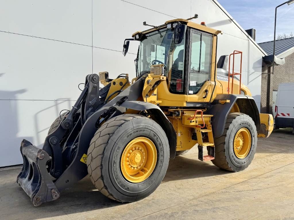 Volvo L70H - Weight System / 3rd Function