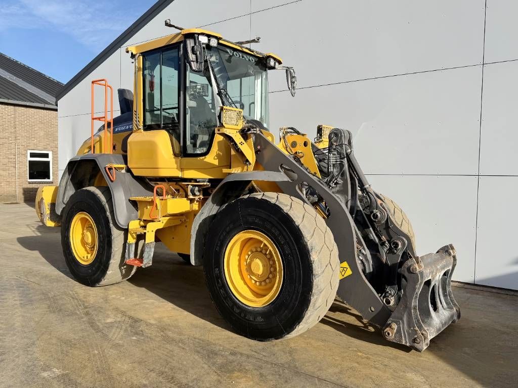 Volvo L70H - Weight System / 3rd Function
