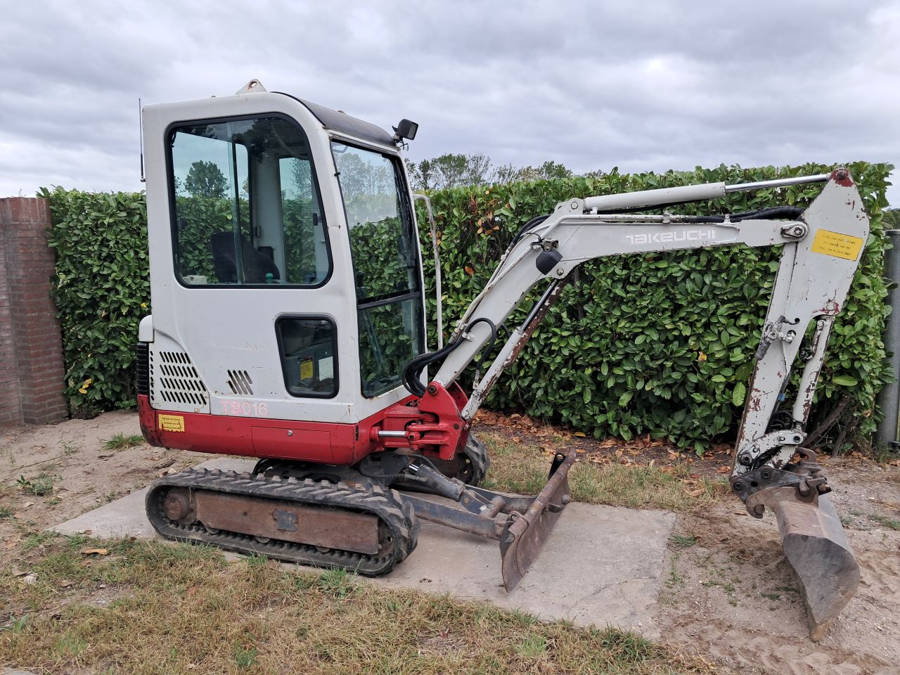 Minigraver Takeuchi TB016 / Graafmachine / Minikraan