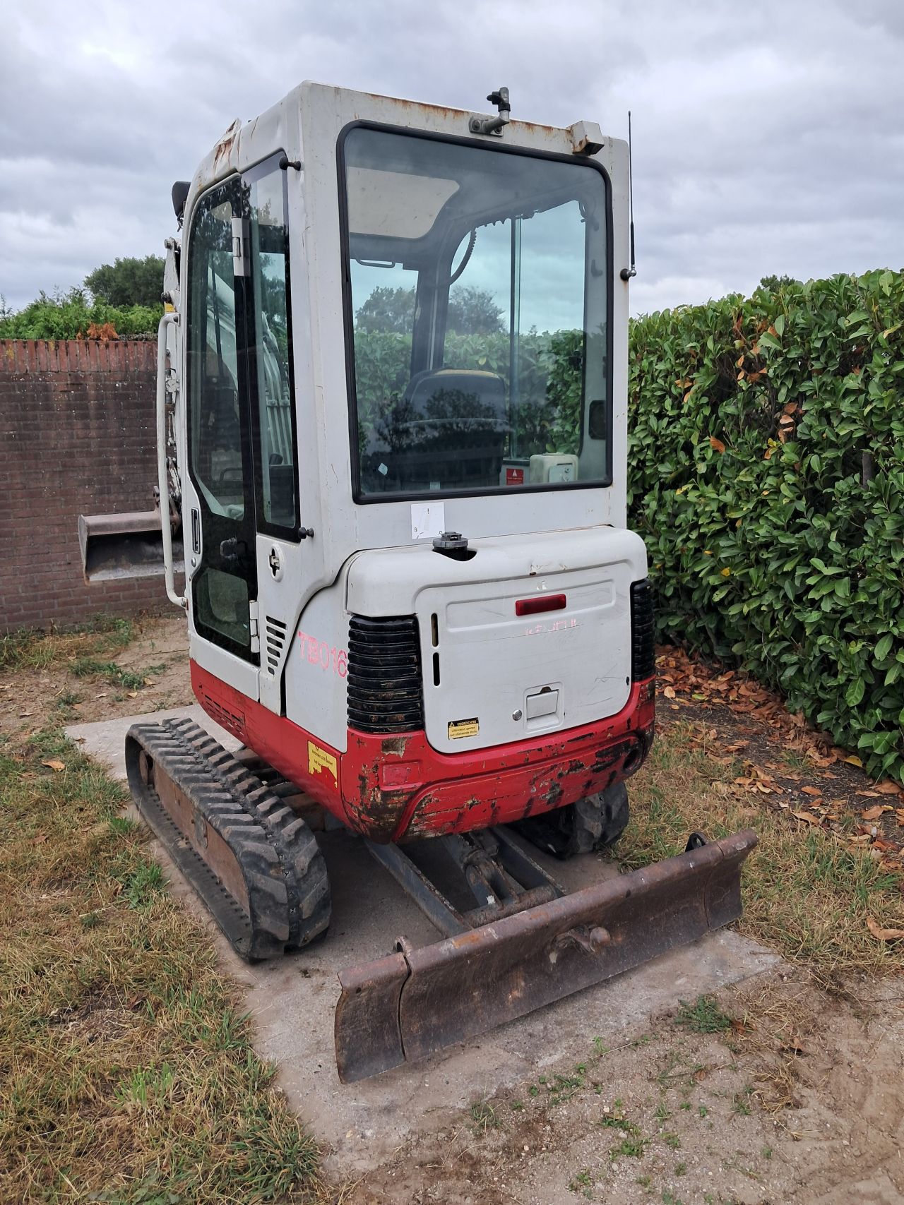 Minigraver Takeuchi TB016 / Graafmachine / Minikraan