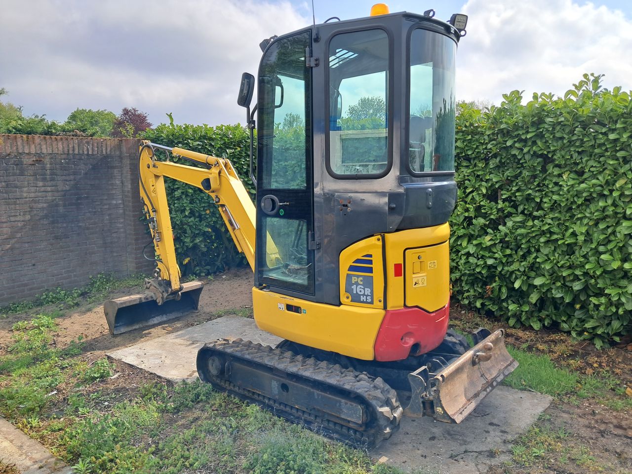 Minigraver Komatsu PC16R 3HS ( Bj 2019 ) Graafmachine / Minikraa