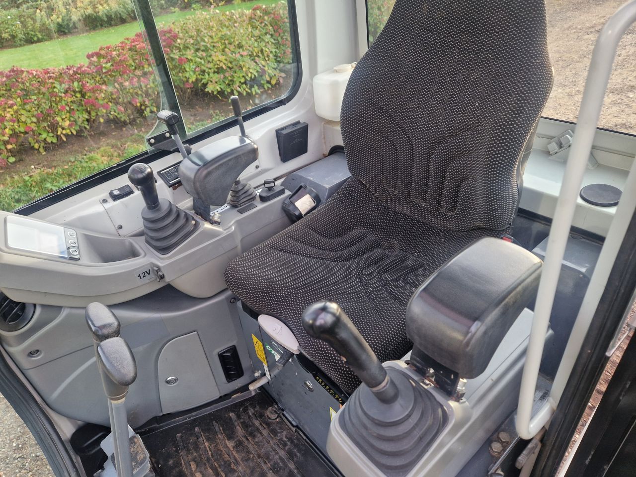 Minigraver takeuchi tb 216