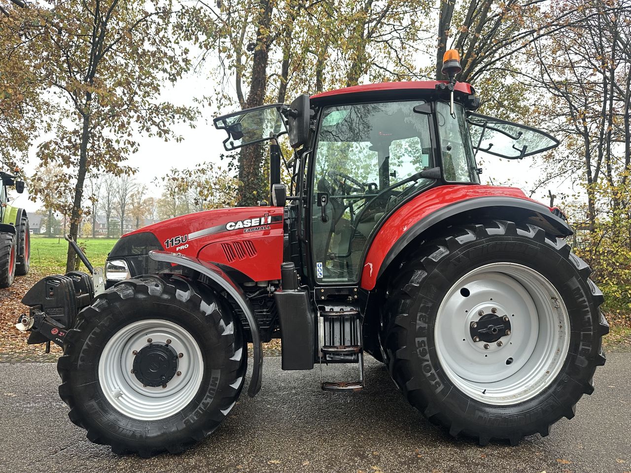 Case Farmall 115U PRO