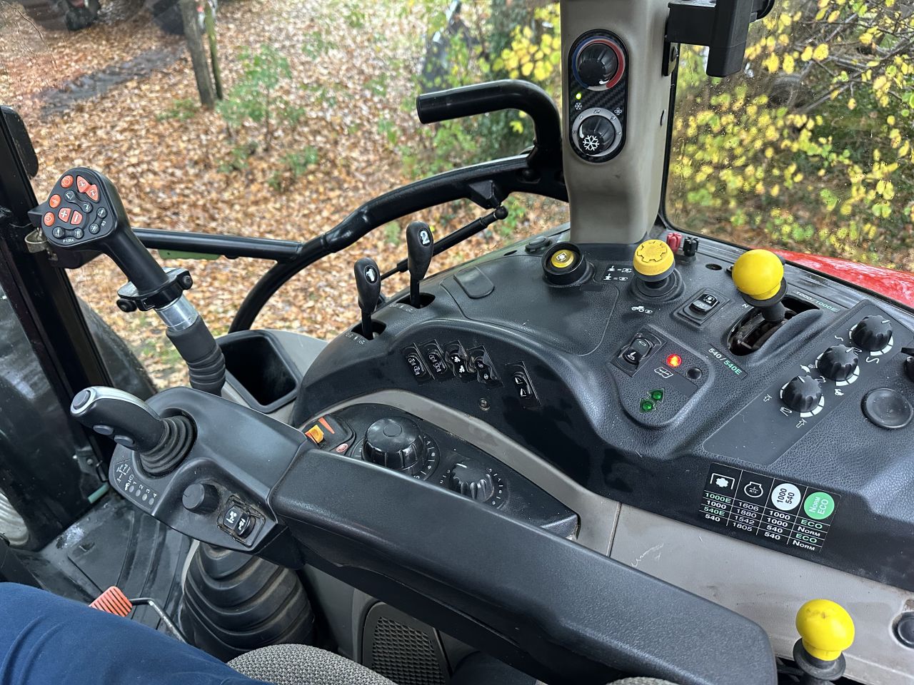 Case Farmall 115U PRO